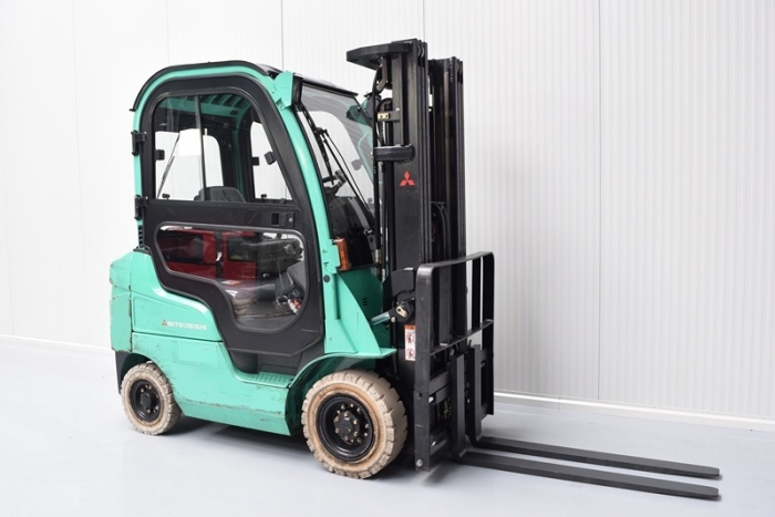 Εταιρεία με έδρα την Παλλήνη Αττικής αναζητά διπλωματούχο – αδειούχο χειριστή κλάρκ, (από 2,5 τόνων έως και 5,0 τόνων).